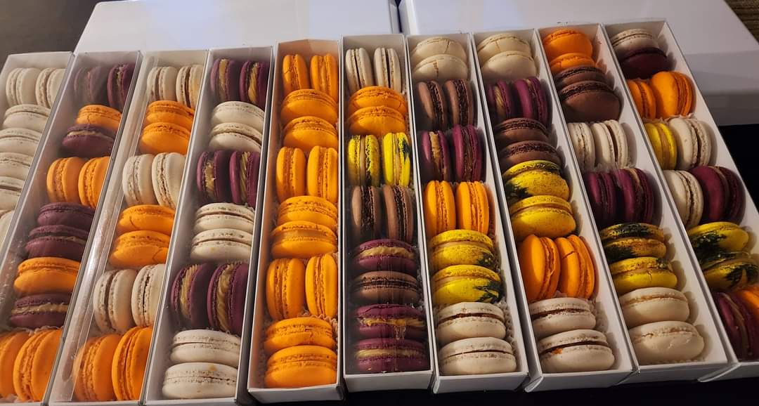 Custom Macaron Box