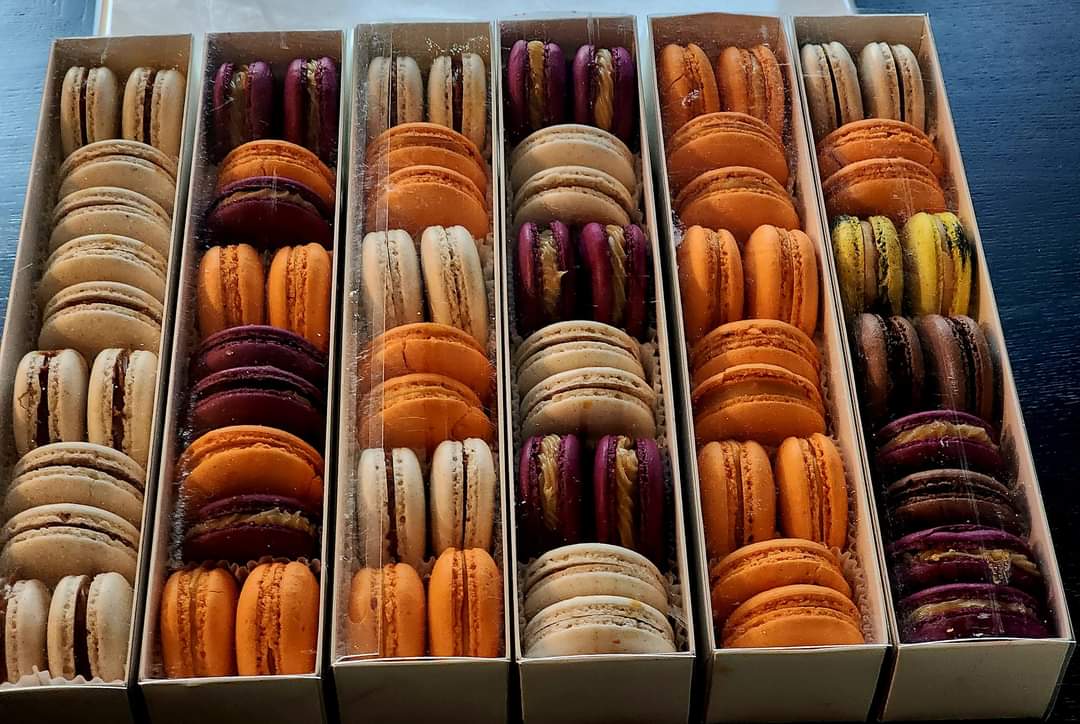 Custom Macaron Box